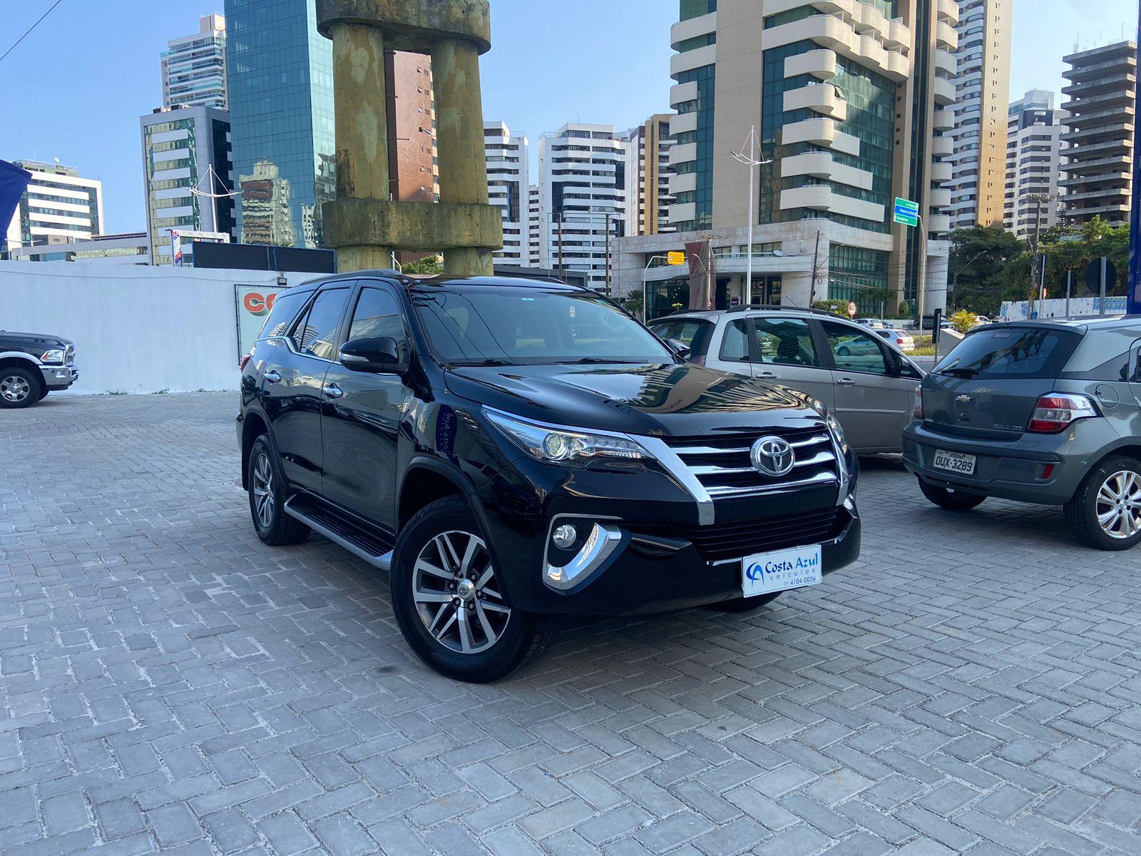 TOYOTA HILUX SW4