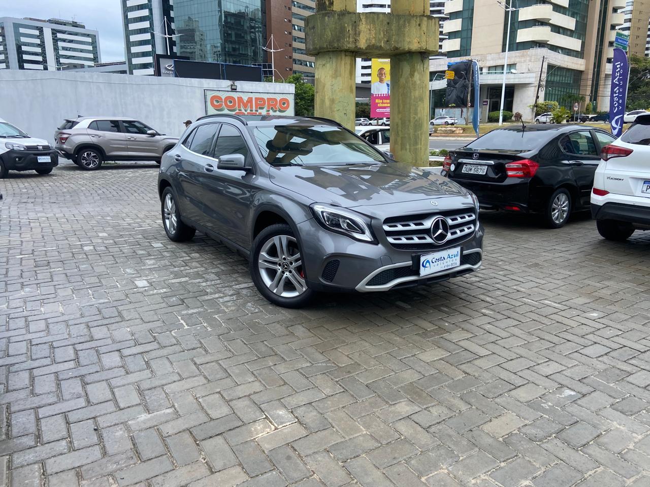 MERCEDES-BENZ GLA 200