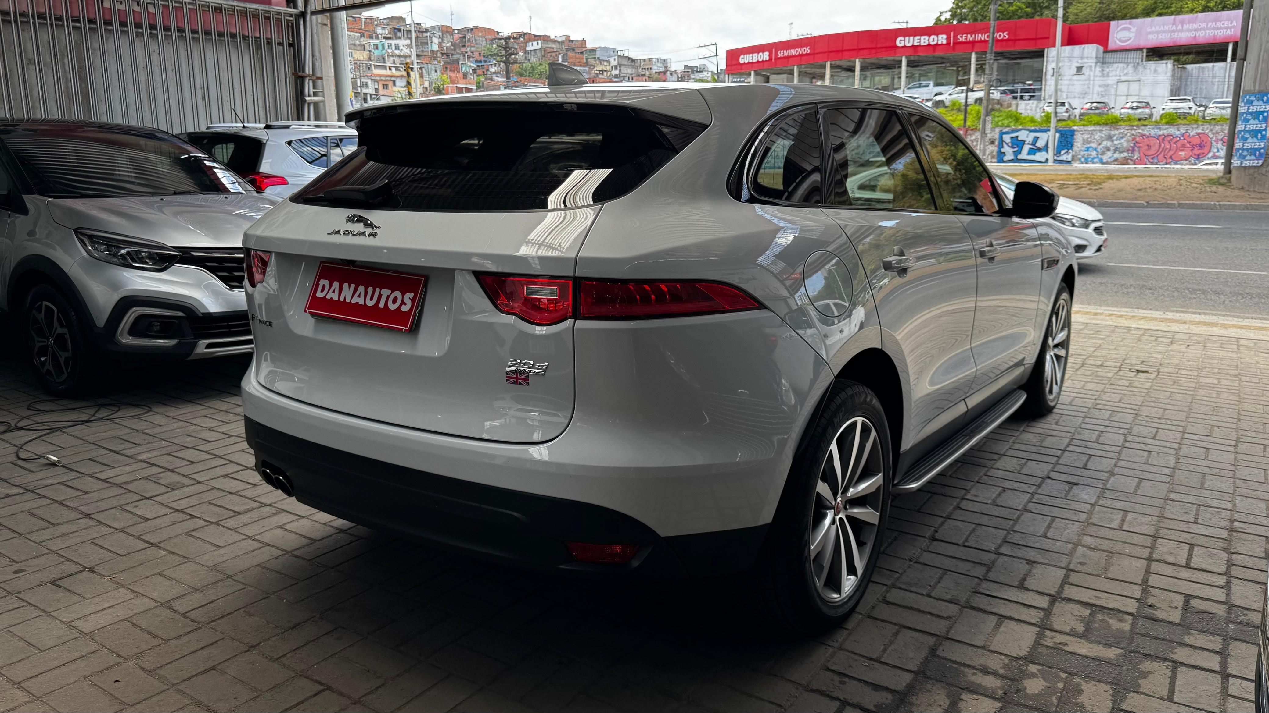 JAGUAR F-PACE