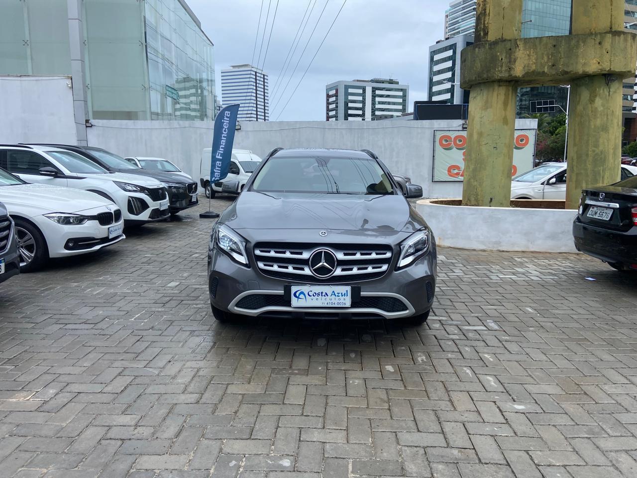 MERCEDES-BENZ GLA 200