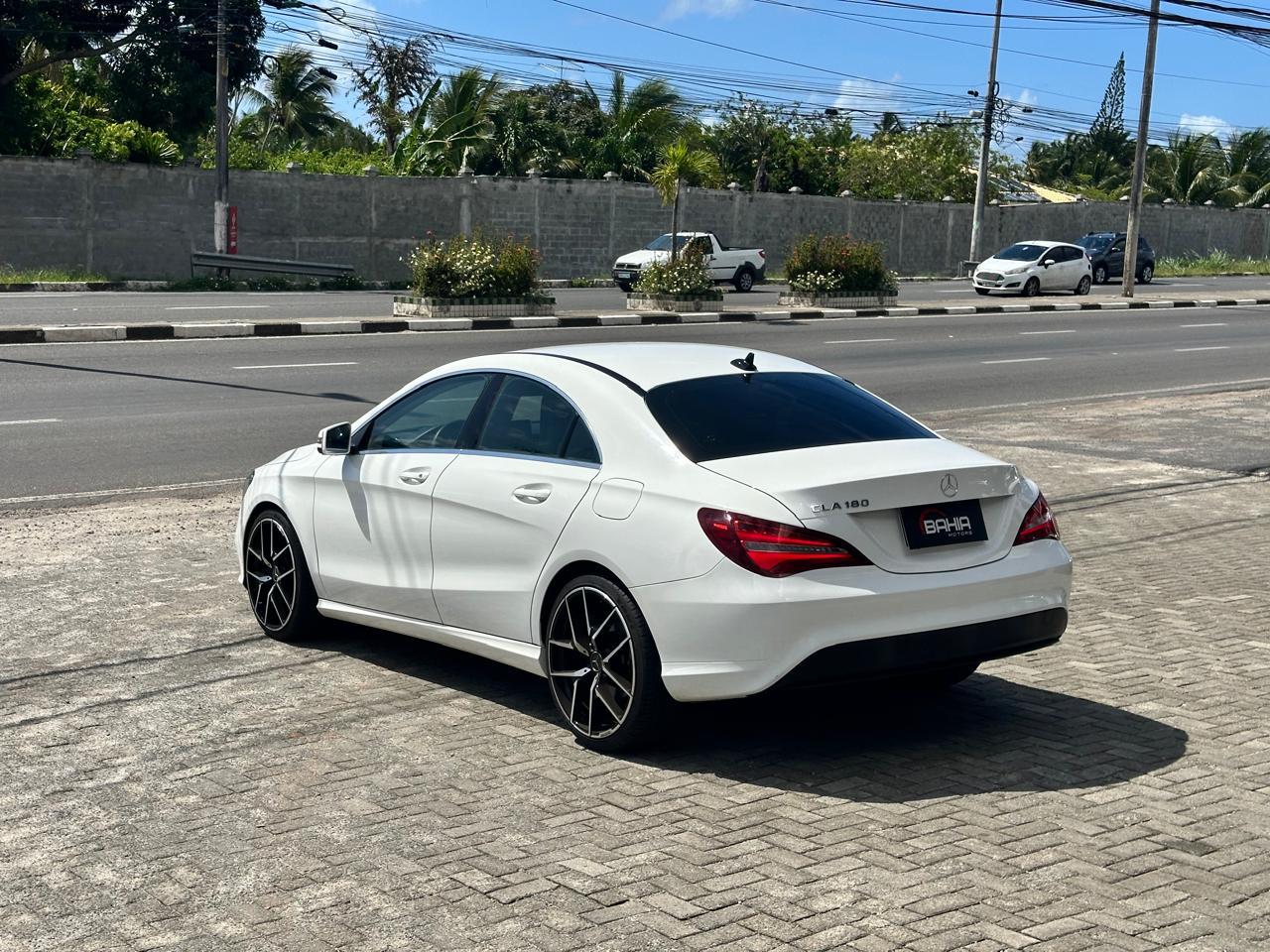 MERCEDES-BENZ CLA 180