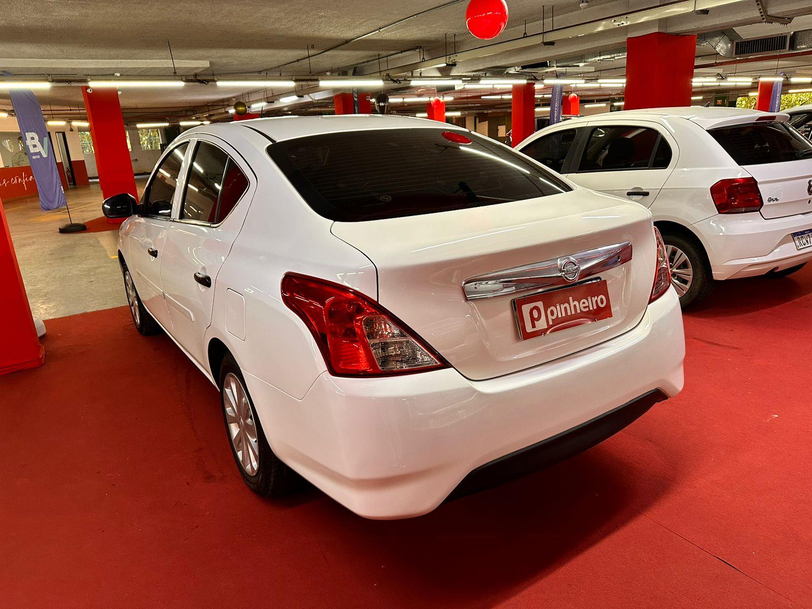 NISSAN VERSA