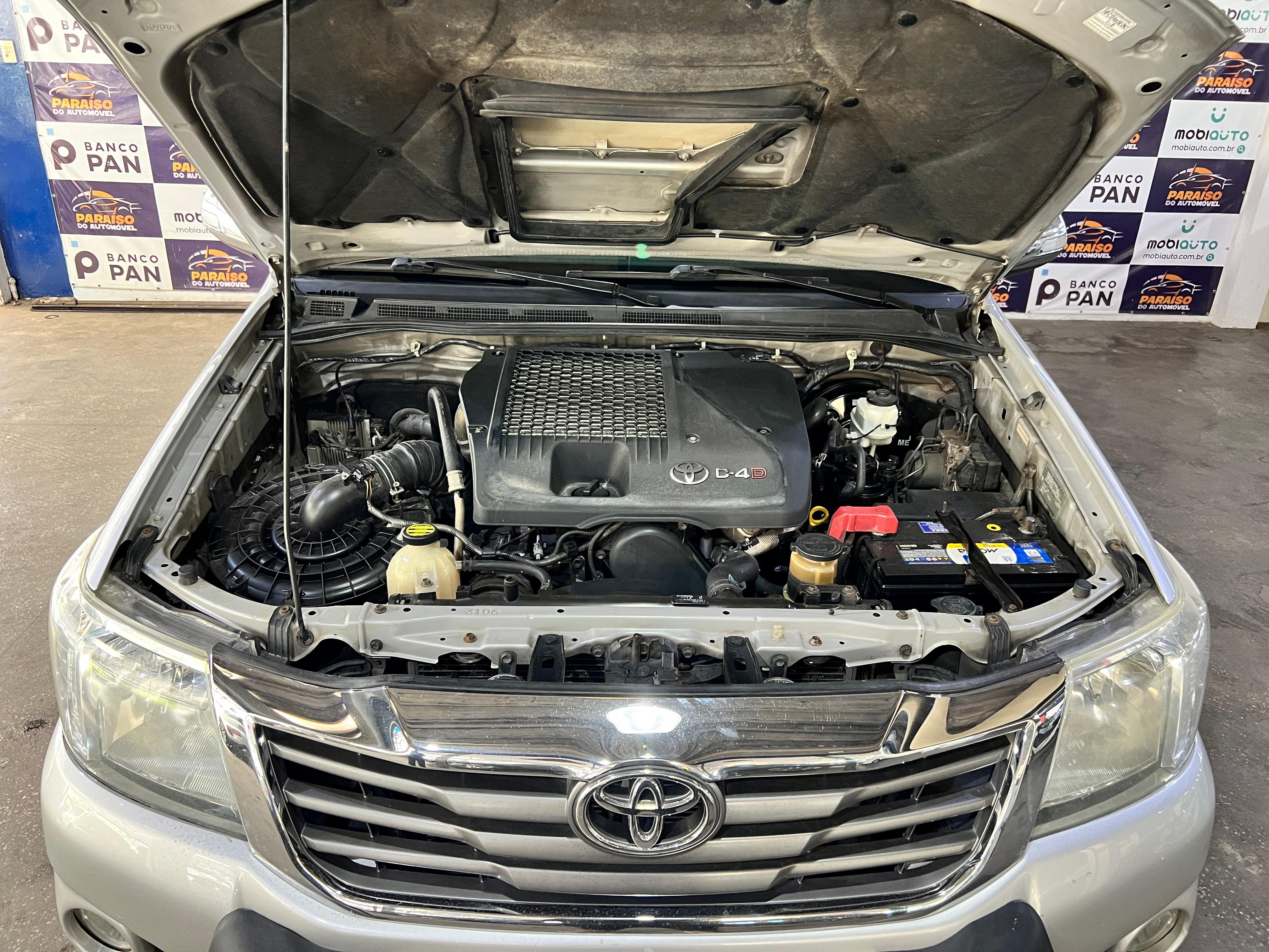 TOYOTA HILUX SW4