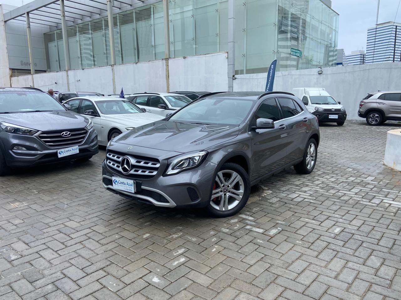 MERCEDES-BENZ GLA 200