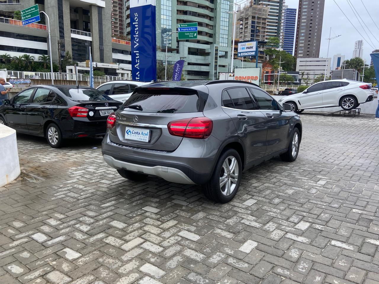 MERCEDES-BENZ GLA 200