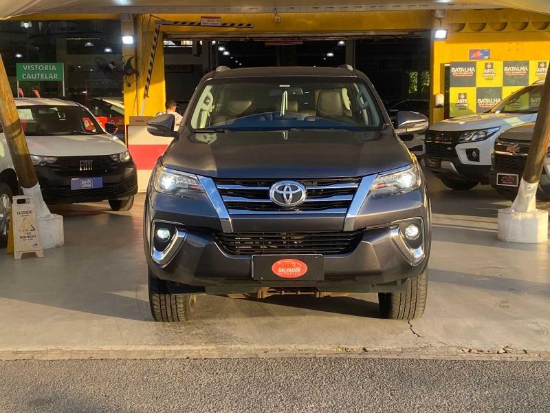 TOYOTA HILUX SW4