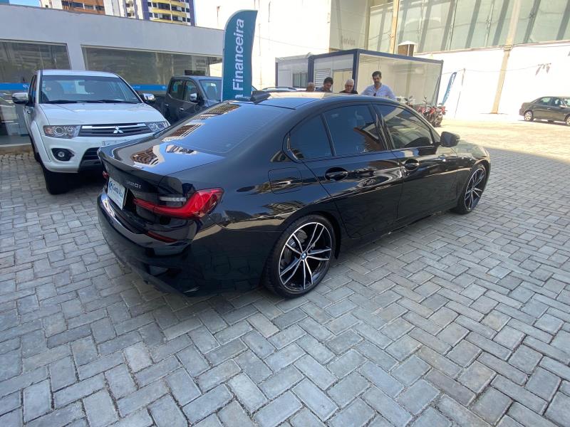 BMW 320i